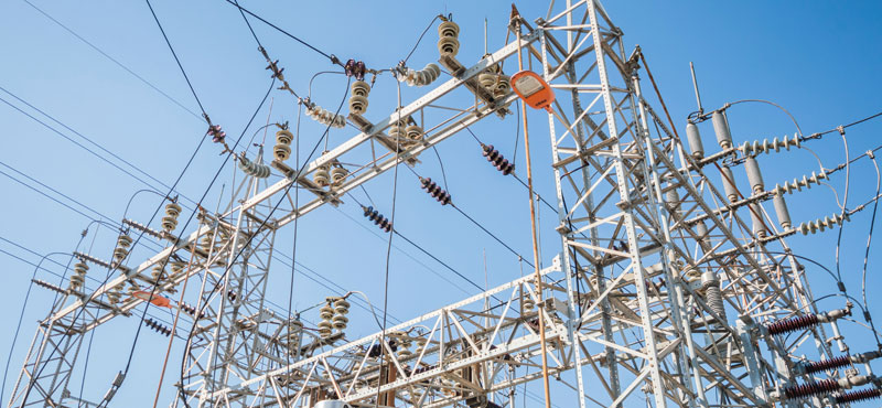 ¿Qué riesgos eléctricos se mitigan con un banco de baterías inspeccionado? - RTL Certifications